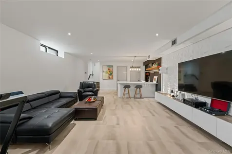166-15 35th Avenue Flushing NY 11358
