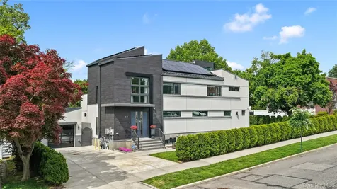 166-15 35th Avenue Flushing NY 11358