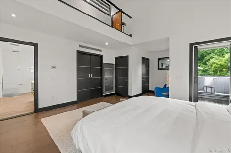 166-15 35th Avenue Flushing NY 11358