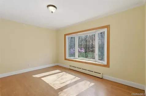 307 Old Kingston Road New Paltz NY 12561