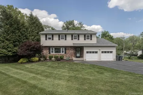 12 Midland Avenue Central Valley NY 10917