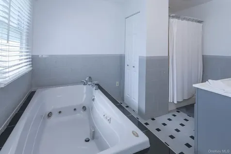 12 Midland Avenue Central Valley NY 10917