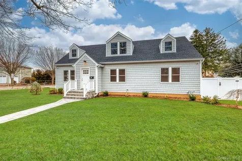 479 Woodbury Road Plainview NY 11803
