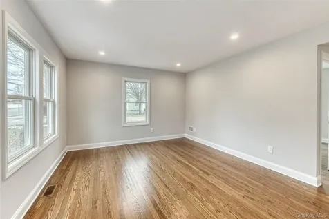479 Woodbury Road Plainview NY 11803