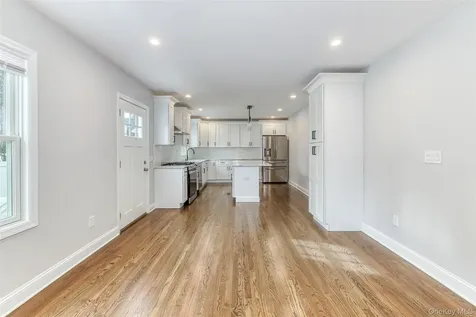 479 Woodbury Road Plainview NY 11803