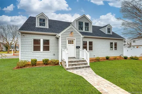 479 Woodbury Road Plainview NY 11803