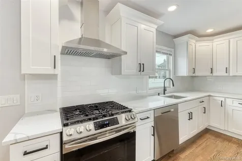 479 Woodbury Road Plainview NY 11803