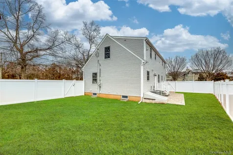 479 Woodbury Road Plainview NY 11803