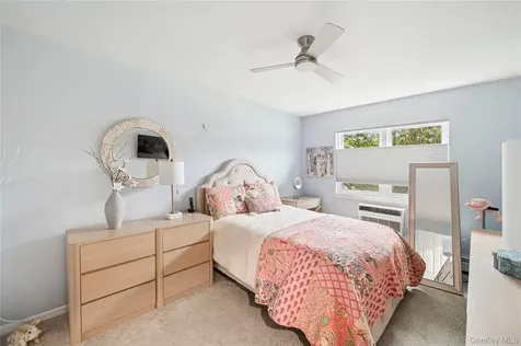 408 Cambridge Court Glen Cove NY 11542