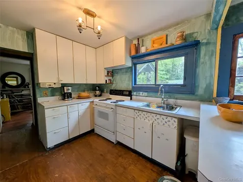 628 Lake Shore Drive Smallwood NY 12778
