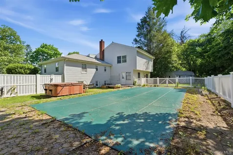 1 Fairview Court Carmel NY 10512