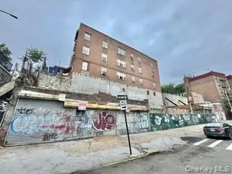 365 E 197th Street Bronx NY 10458