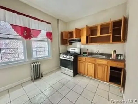 365 E 197th Street Bronx NY 10458