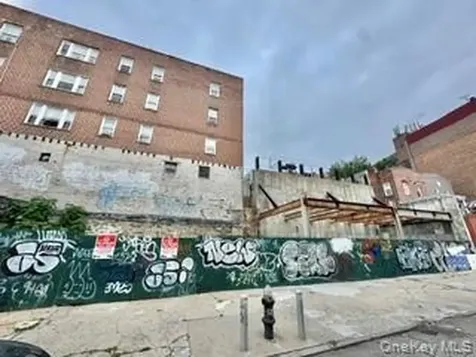 365 E 197th Street Bronx NY 10458