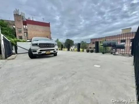 365 E 197th Street Bronx NY 10458