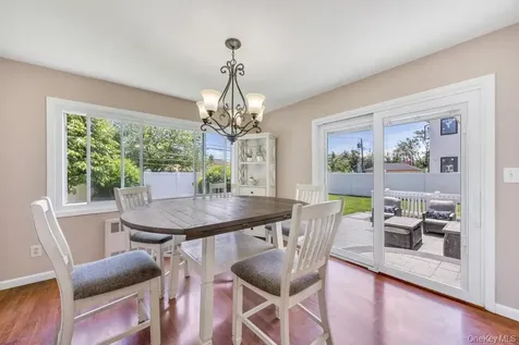 83 E End Avenue Hicksville NY 11801
