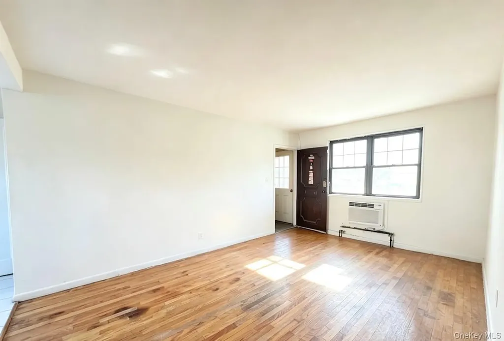6722 136th Street Flushing NY 11367