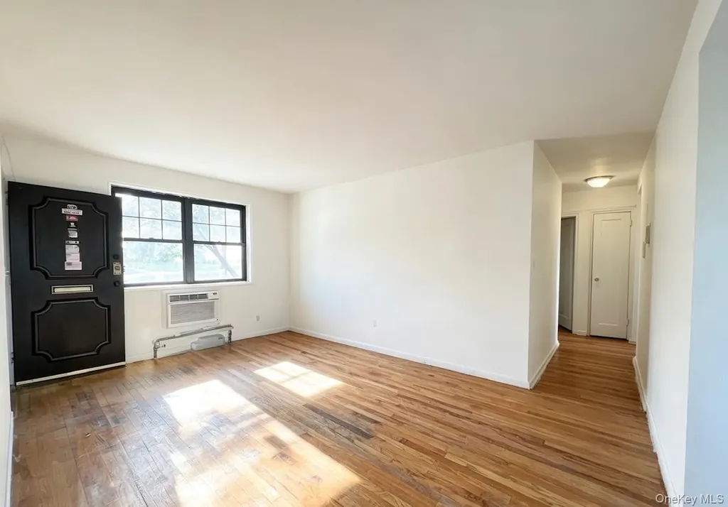 6722 136th Street Flushing NY 11367