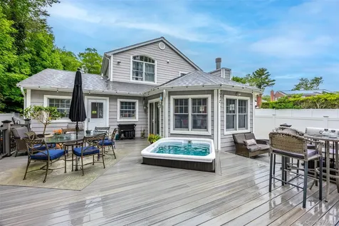 5 Bennett Avenue Huntington Station NY 11746