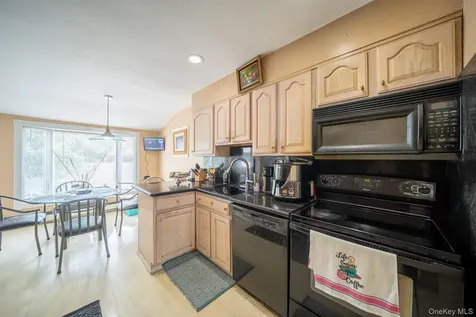15 Jackie Drive Westbury NY 11590
