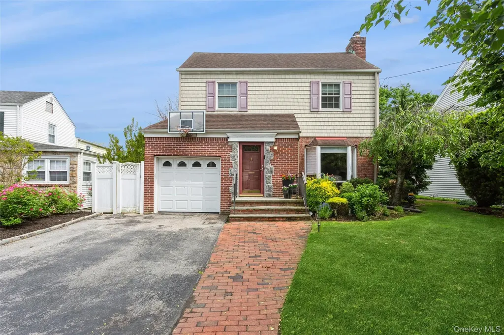 6 Newkirk Avenue East Rockaway NY 11518