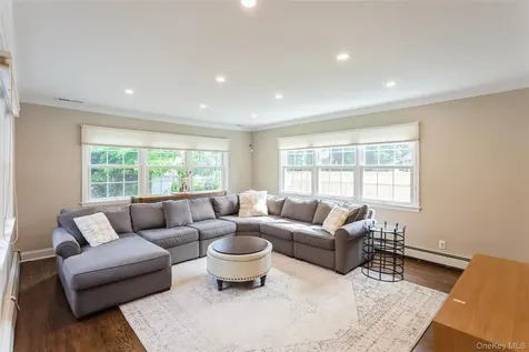 6 Newkirk Avenue East Rockaway NY 11518
