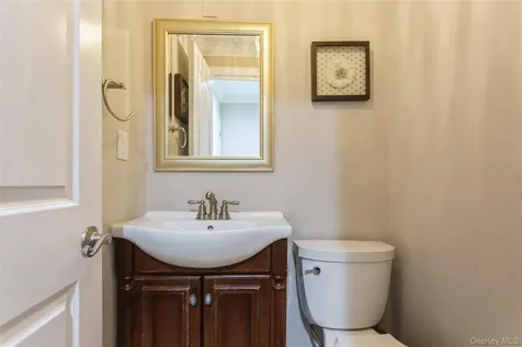 6 Newkirk Avenue East Rockaway NY 11518