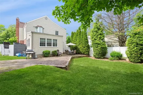 6 Newkirk Avenue East Rockaway NY 11518