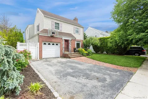 6 Newkirk Avenue East Rockaway NY 11518