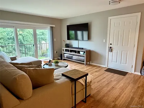 9 Edinburgh Drive Peekskill NY 10566