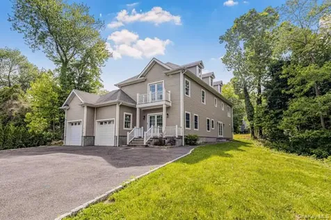1 Kewanee Road New Rochelle NY 10804