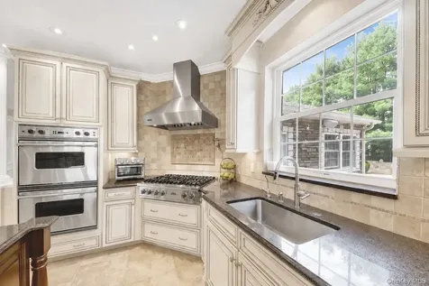 9 Tyler Court Mahopac NY 10541
