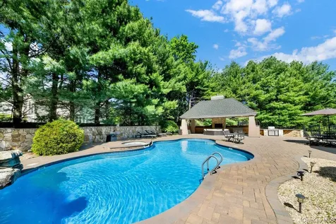 9 Tyler Court Mahopac NY 10541