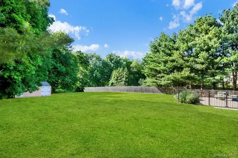 9 Tyler Court Mahopac NY 10541