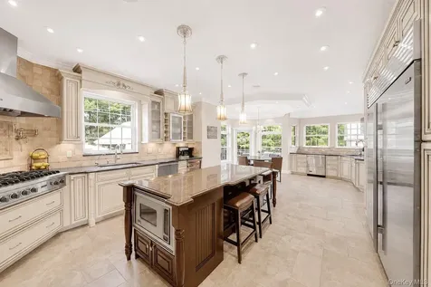 9 Tyler Court Mahopac NY 10541