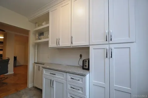 235 Garth Road Scarsdale NY 10583