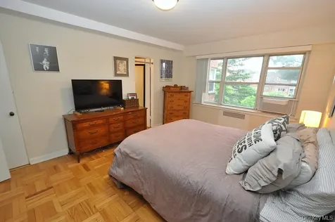 235 Garth Road Scarsdale NY 10583