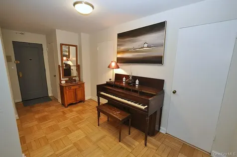 235 Garth Road Scarsdale NY 10583