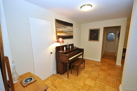 235 Garth Road Scarsdale NY 10583