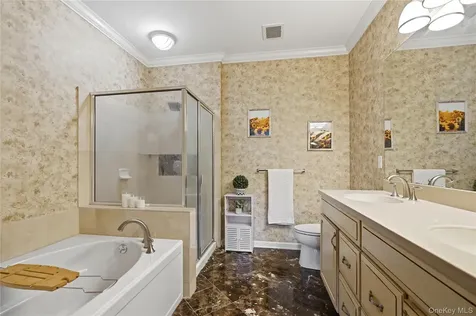 204 Saratoga Lane Fishkill NY 12524