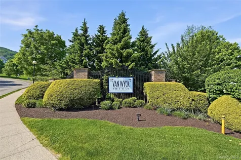204 Saratoga Lane Fishkill NY 12524