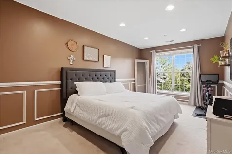 204 Saratoga Lane Fishkill NY 12524