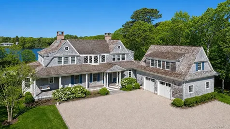 43 Old Main Road Quogue NY 11959