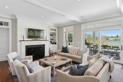 43 Old Main Road Quogue NY 11959