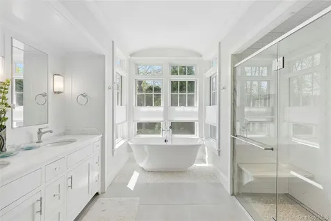 43 Old Main Road Quogue NY 11959