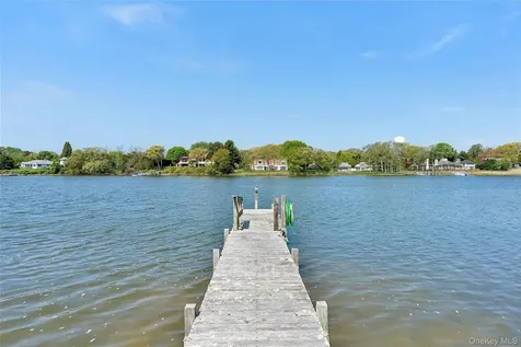 43 Old Main Road Quogue NY 11959