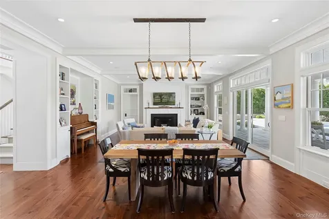 43 Old Main Road Quogue NY 11959