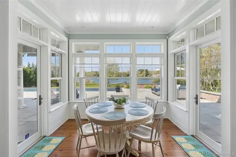 43 Old Main Road Quogue NY 11959