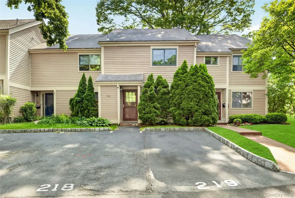 218 Tree Top Crescent Rye Brook NY 10573