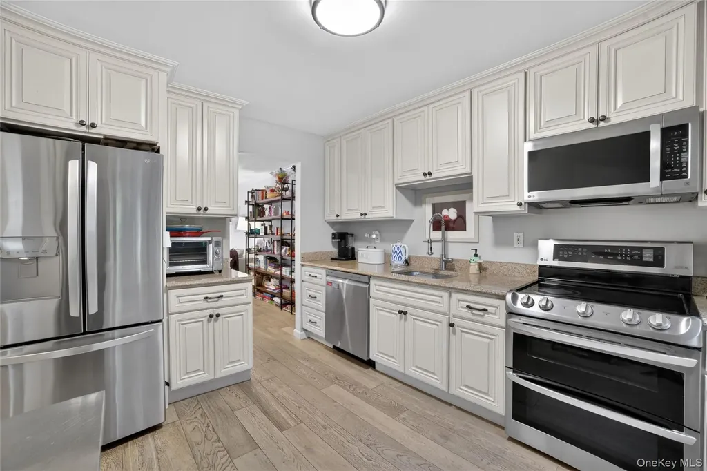 218 Tree Top Crescent Rye Brook NY 10573